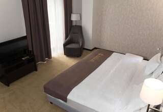 Отель Solutel Hotel Бишкек Стандартный двухместный номер с 1 кроватью или 2 отдельными кроватями-2