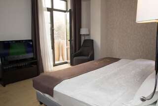 Отель Solutel Hotel Бишкек Стандартный двухместный номер с 1 кроватью или 2 отдельными кроватями-6